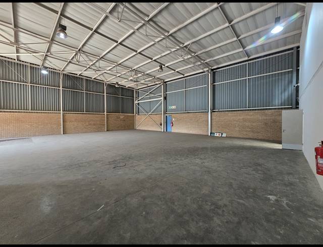 400M² WAREHOUSE TO LET IN MEADOWDALE